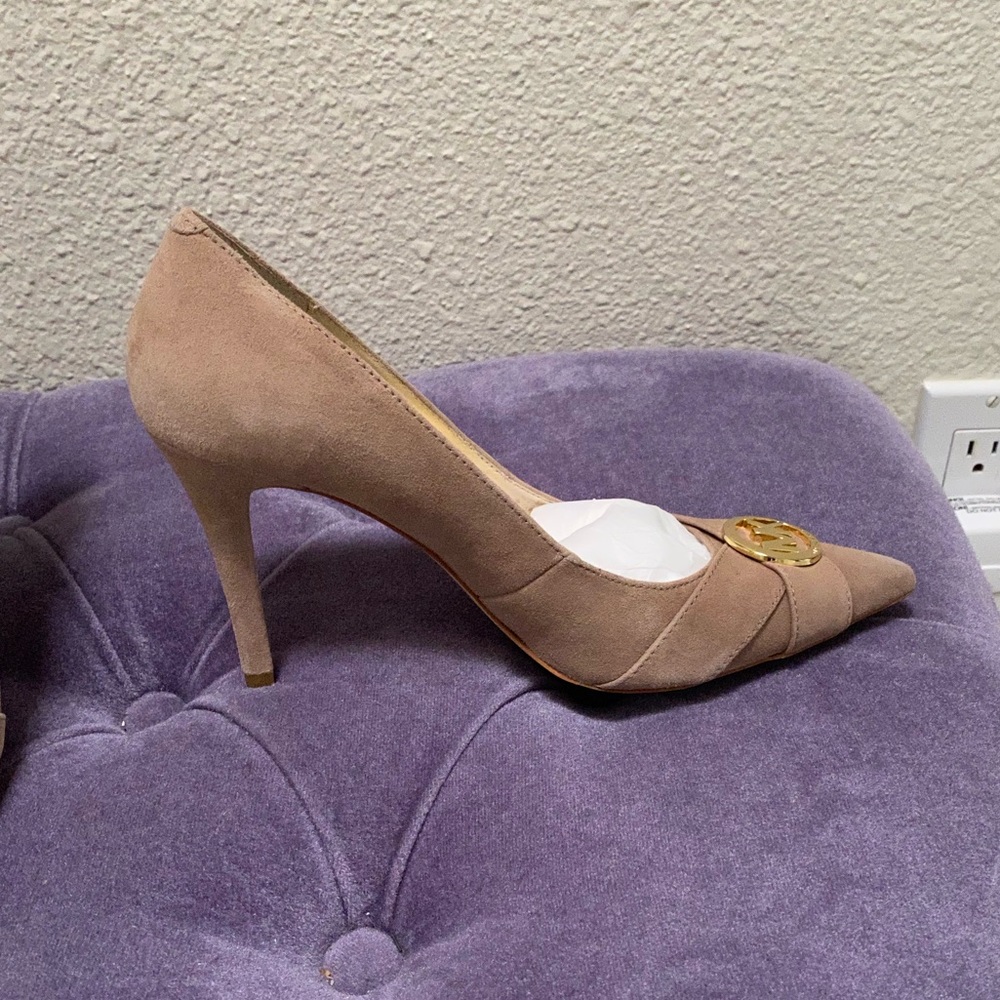High heals - Picture 2 of 3